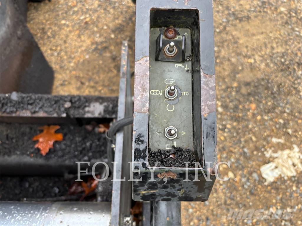 CAT AP-655D Asfalta klājēji
