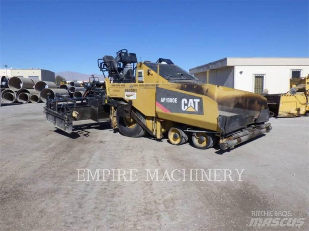 CAT AP1000E Asfalta klājēji