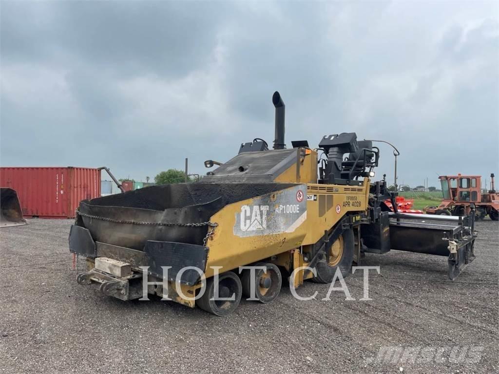 CAT AP1000E Iekrāvēji uz riteņiem