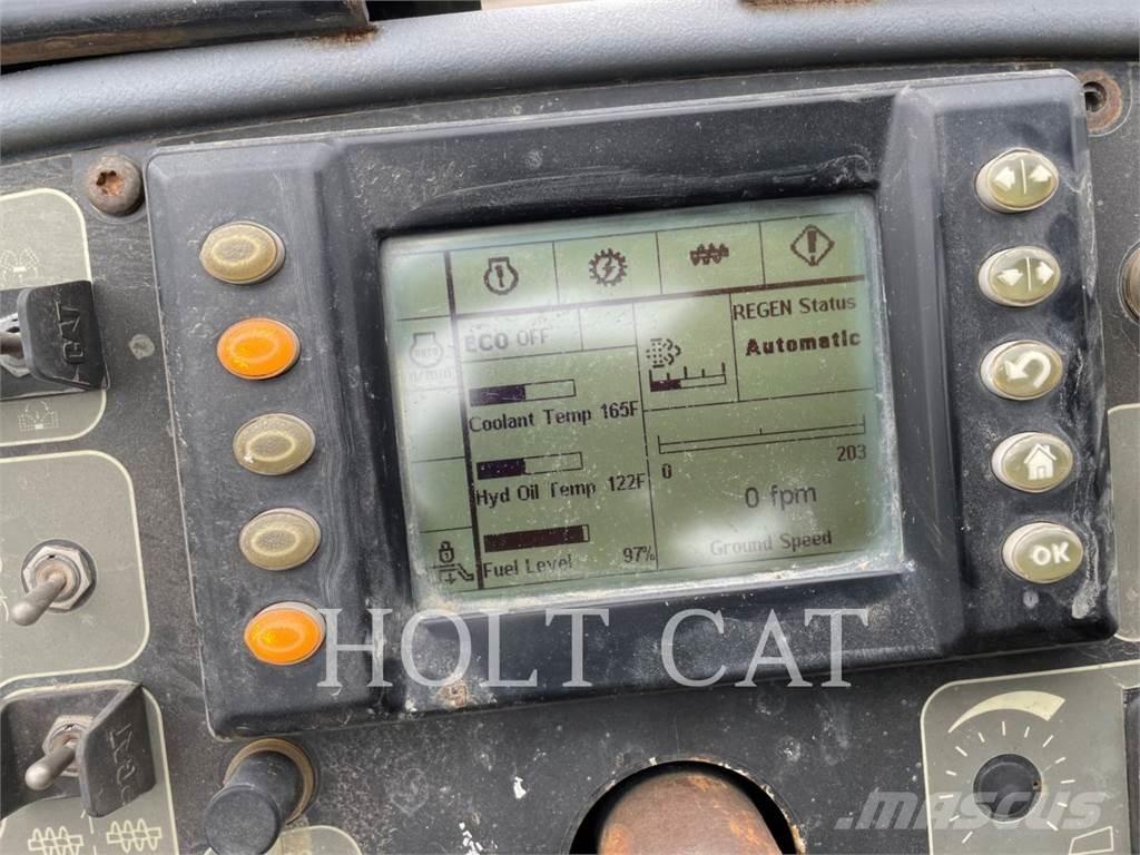 CAT AP1000E Iekrāvēji uz riteņiem