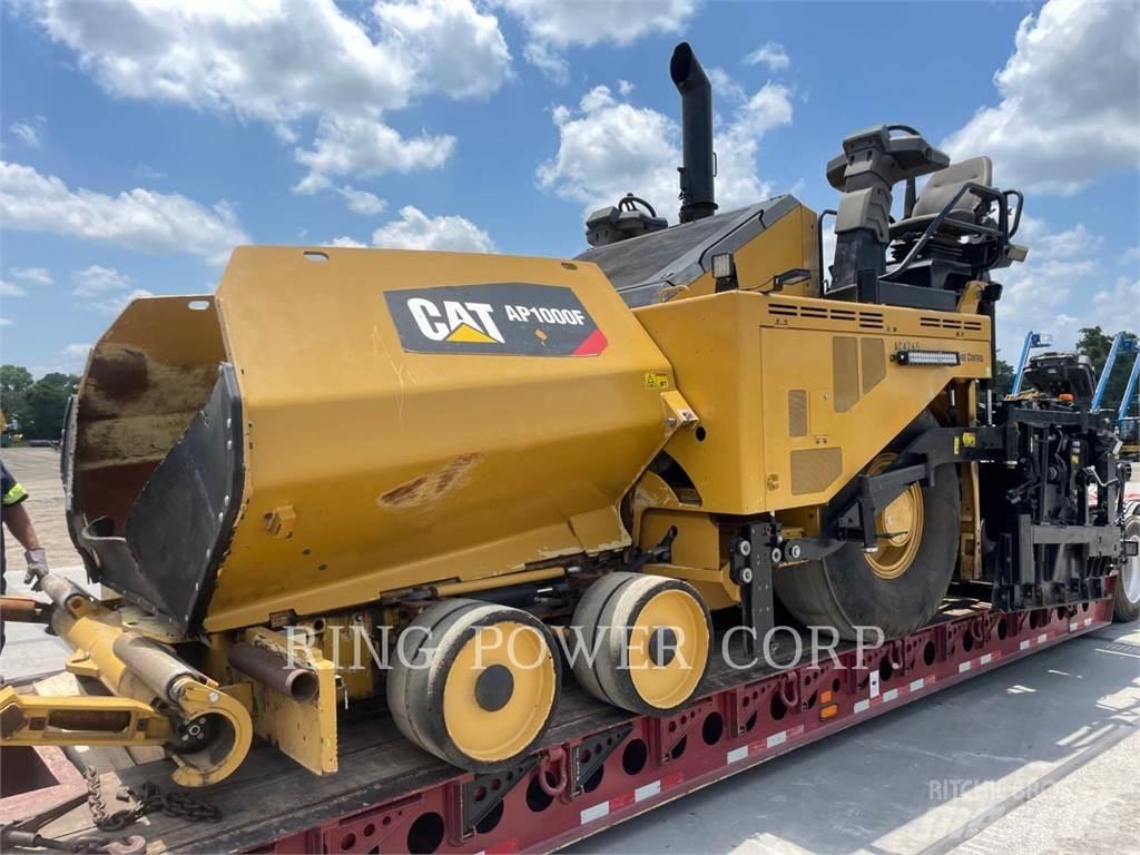 CAT AP1000F Asfalta savācējs