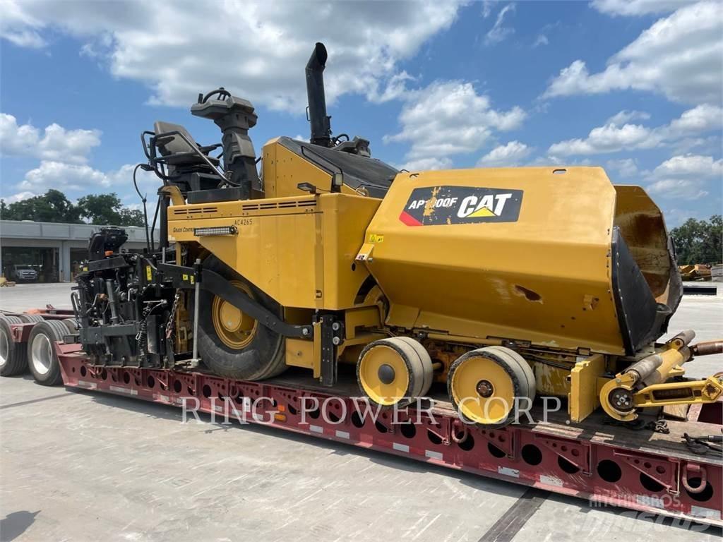 CAT AP1000F Asfalta savācējs