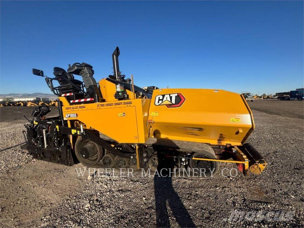 CAT AP1055 Asfalta klājēji
