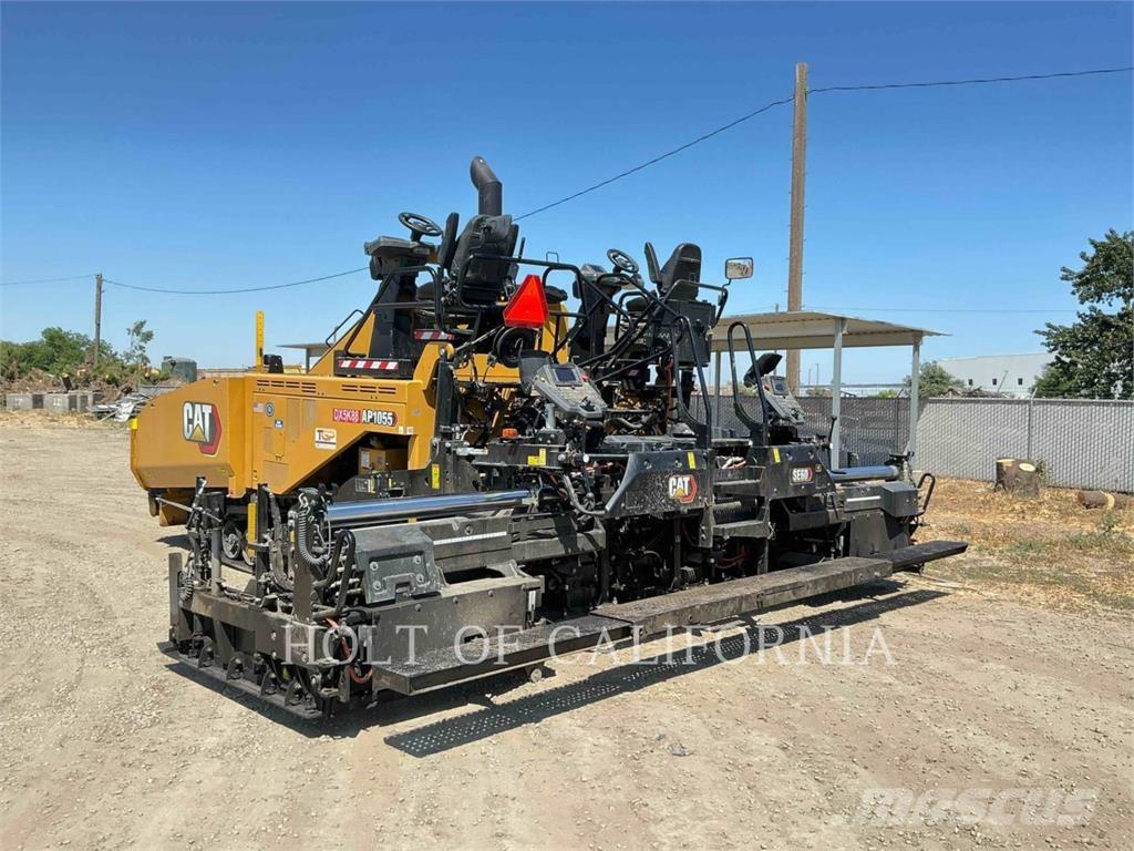 CAT AP1055 Asfalta klājēji