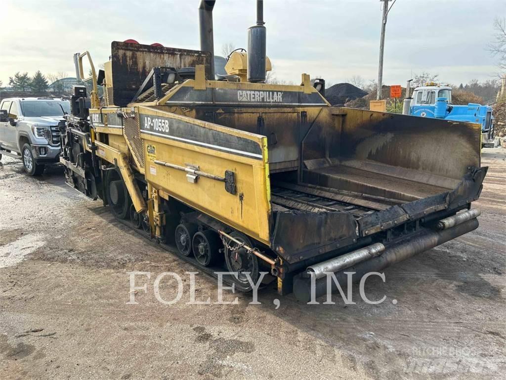 CAT AP1055B Asfalta klājēji