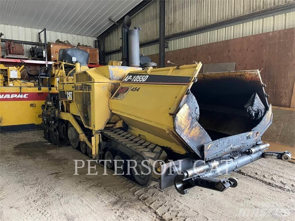 CAT AP1055D Asfalta klājēji