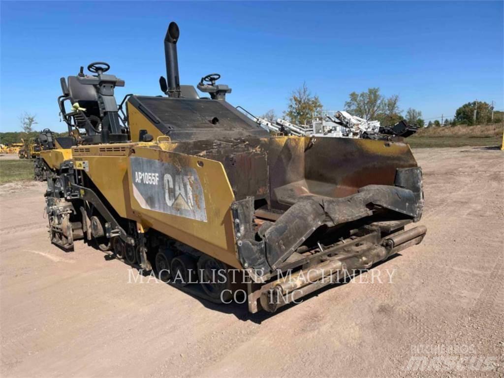 CAT AP1055F Asfalta klājēji