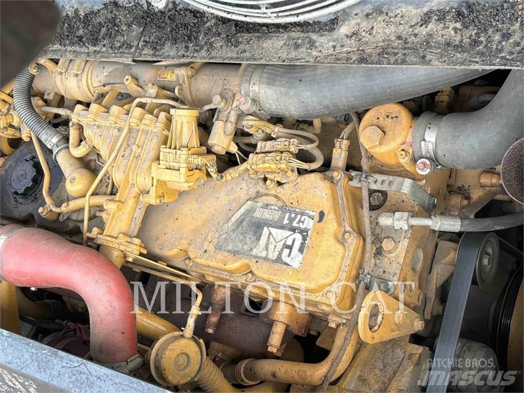 CAT AP1055F Asfalta klājēji