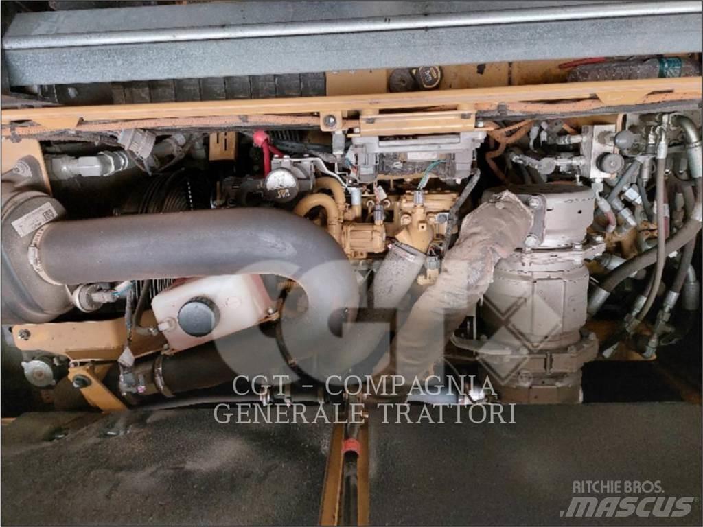 CAT AP300F Asfalta klājēji
