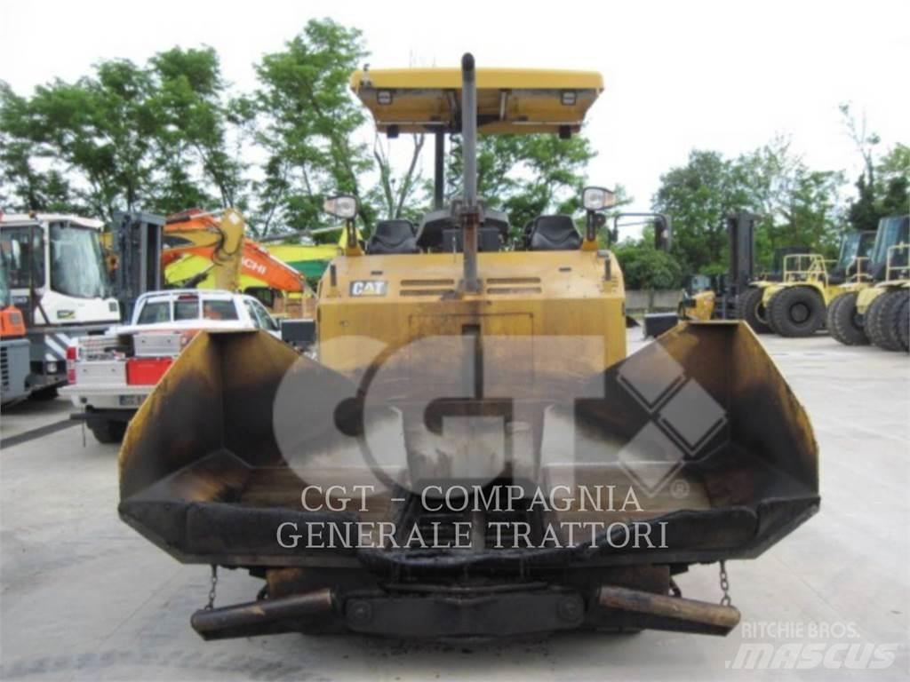 CAT AP300F Asfalta klājēji