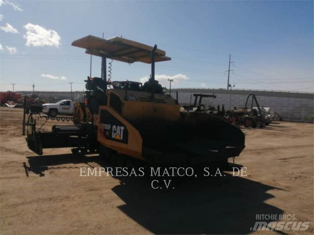 CAT AP355FLRC Asfalta klājēji