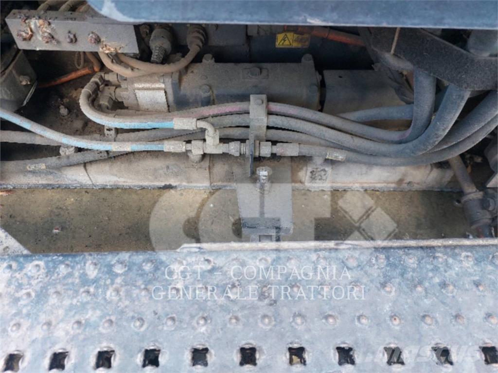 CAT AP500F Asfalta klājēji