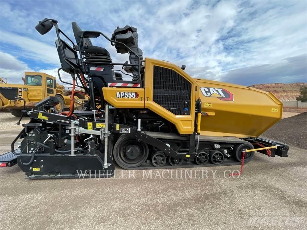 CAT AP555 Asfalta klājēji