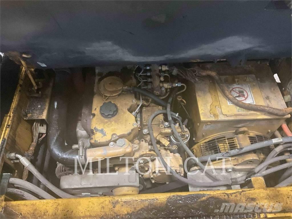 CAT AP555E Asfalta klājēji
