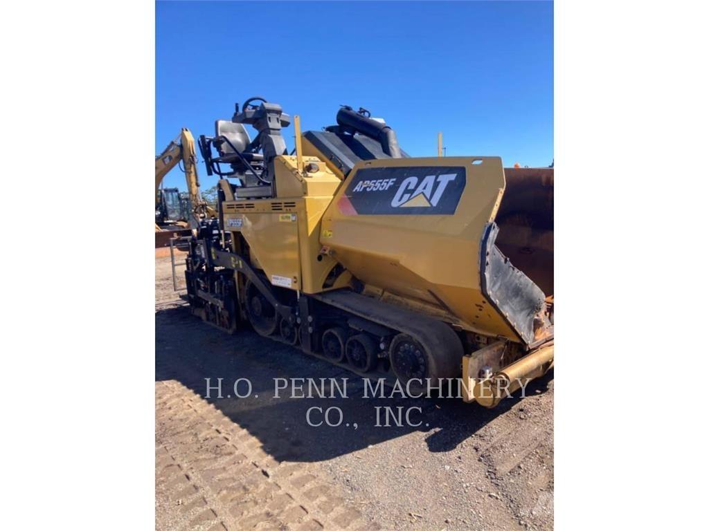CAT AP555F Asfalta klājēji