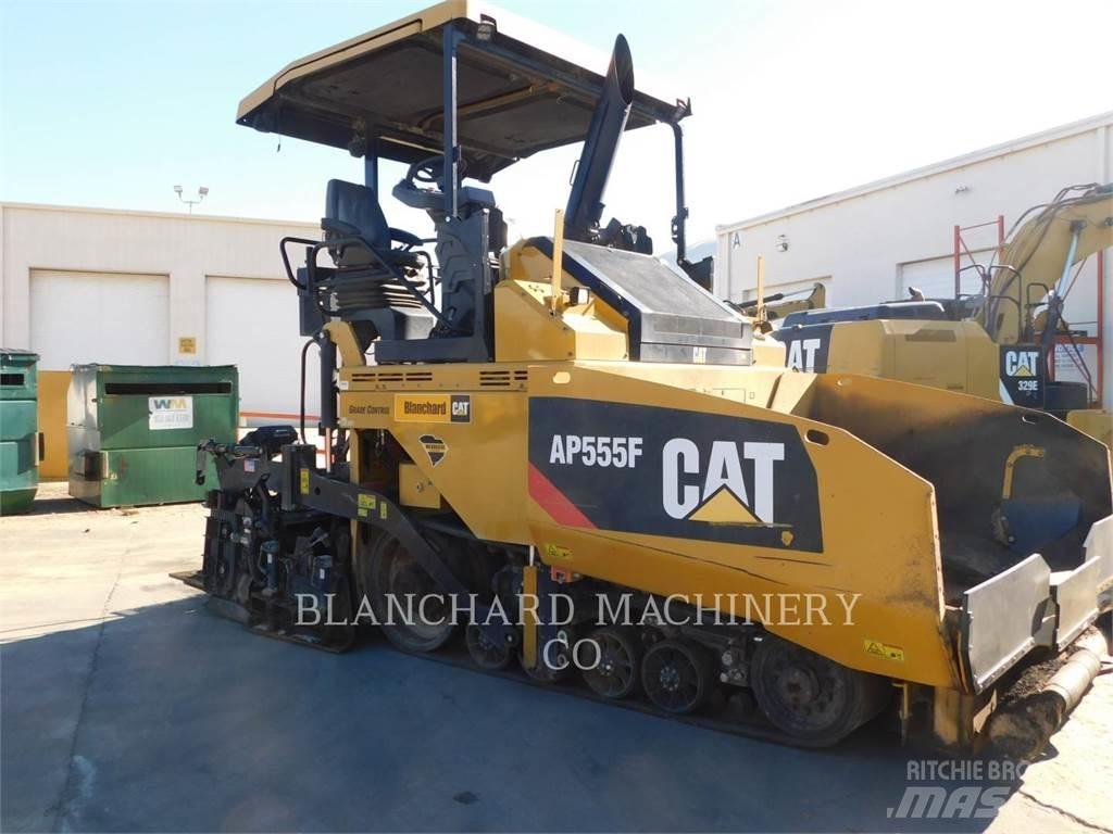 CAT AP555F Asfalta klājēji