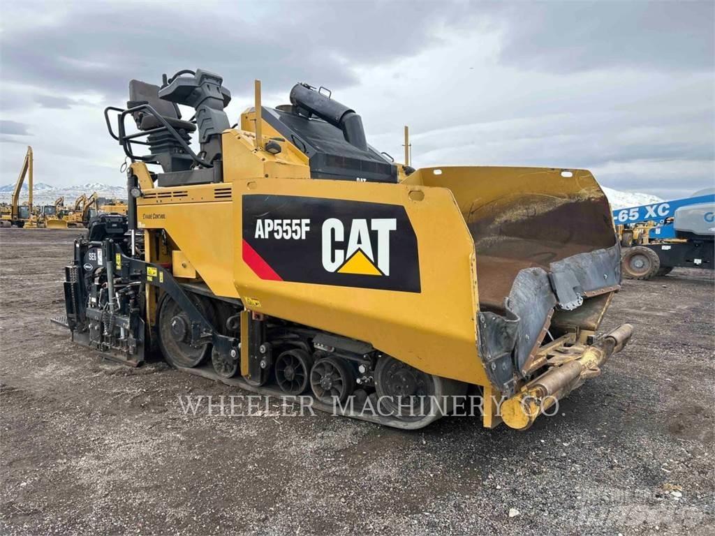 CAT AP555F Asfalta klājēji