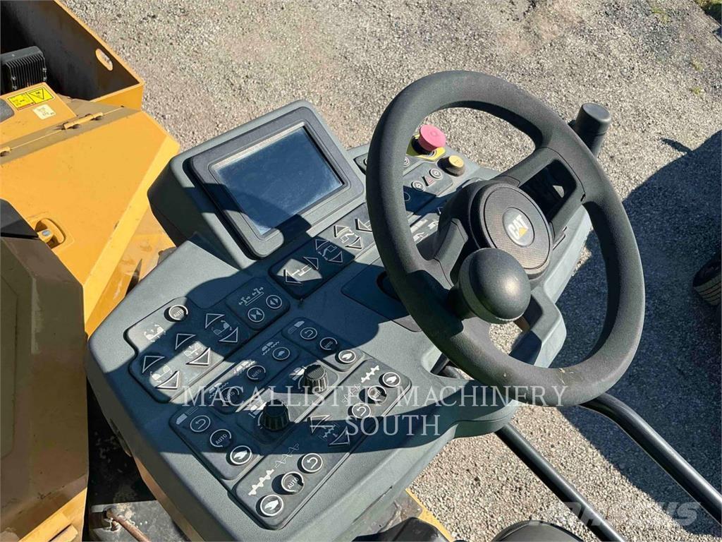 CAT AP555F Asfalta klājēji