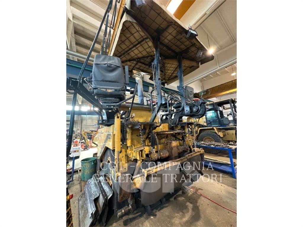 CAT AP600D Asfalta klājēji