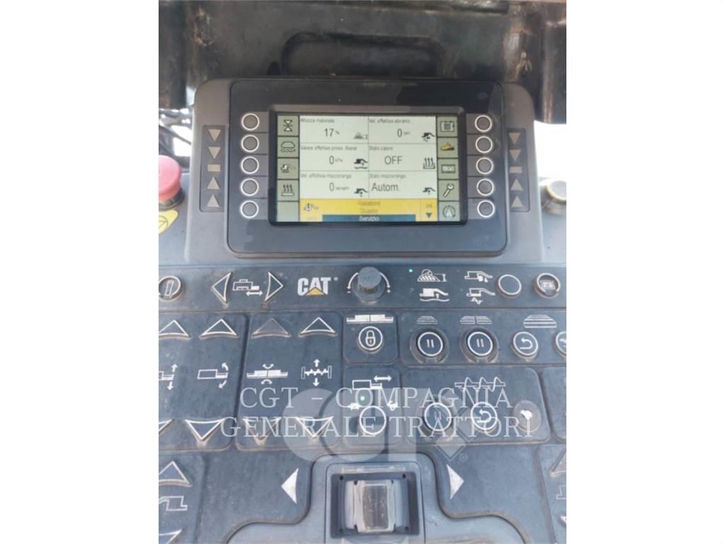CAT AP600F Asfalta klājēji