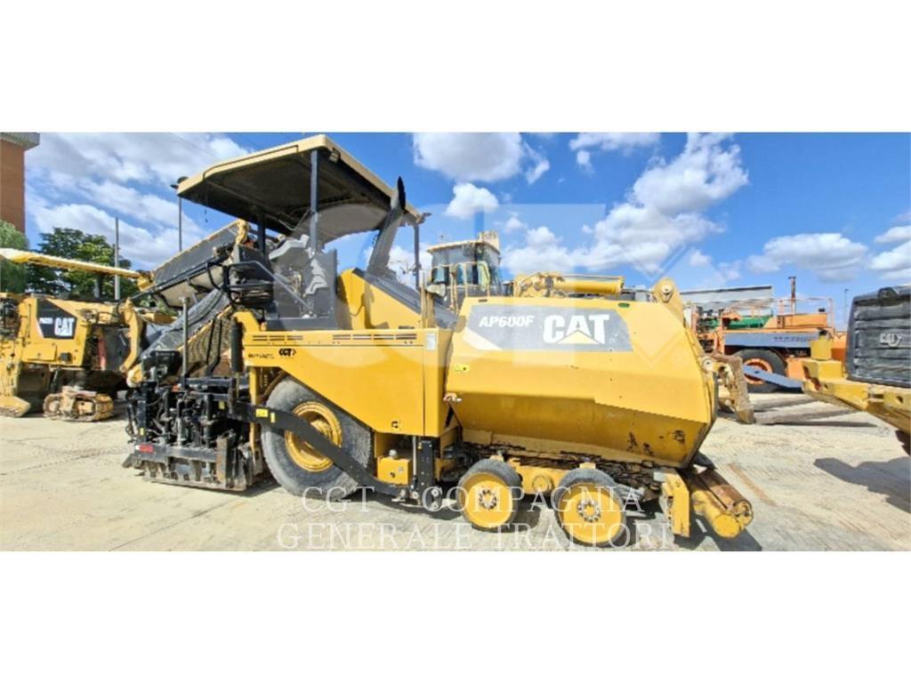 CAT AP600F Asfalta klājēji