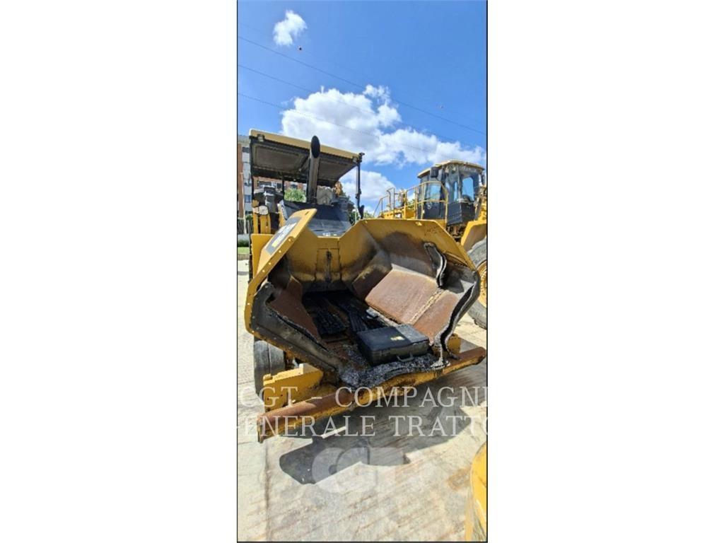 CAT AP600F Asfalta klājēji