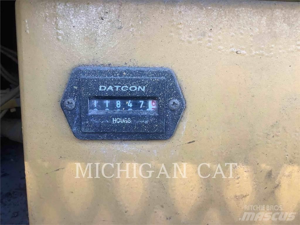 CAT AP650B Asfalta klājēji
