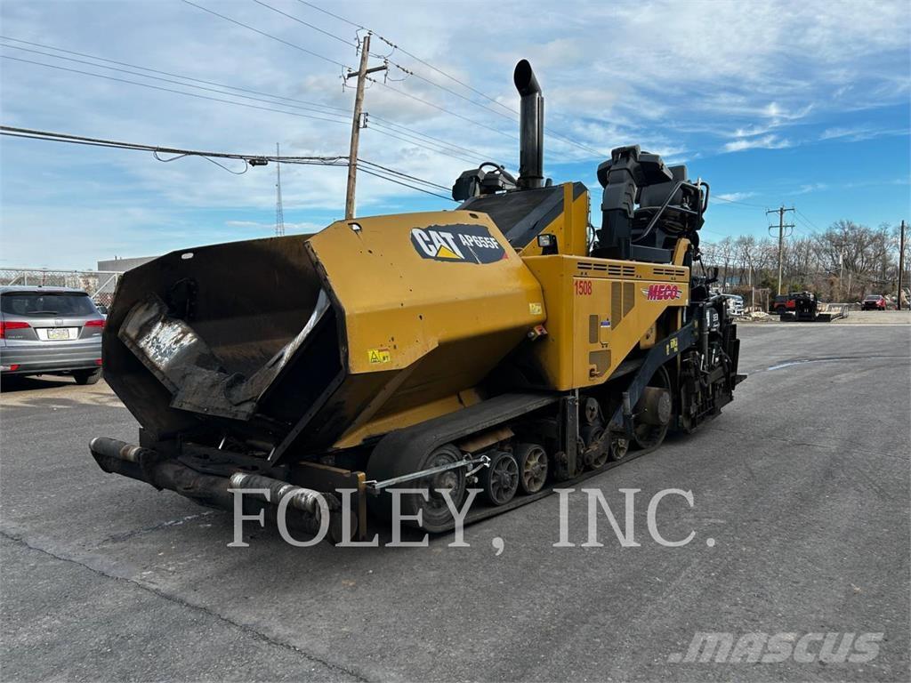CAT AP655F Asfalta klājēji