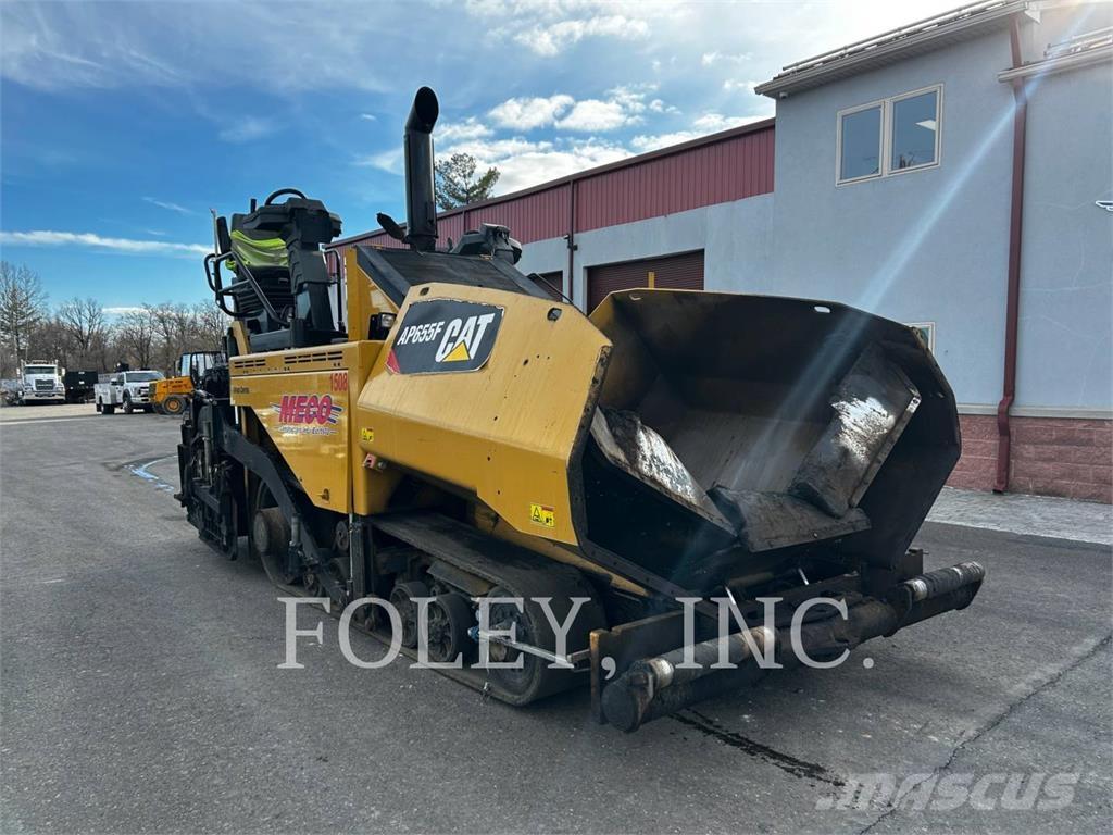 CAT AP655F Asfalta klājēji