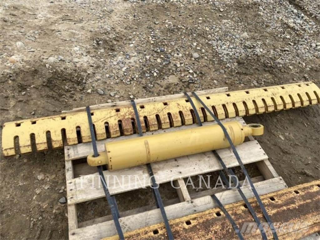 CAT ATTACHMENTS 14M Sniega metēji