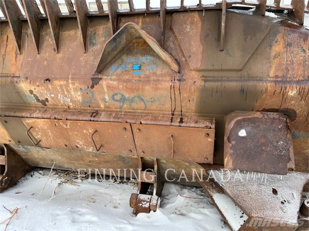 CAT ATTACHMENTS D10T Naži