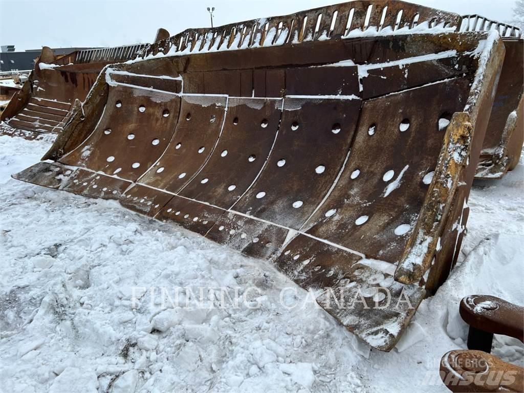 CAT ATTACHMENTS D10T Naži
