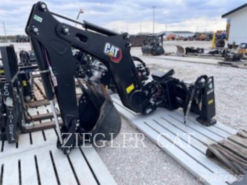CAT BH130 Grāvju arkls