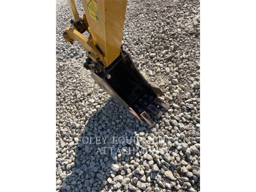 CAT BK301P09 Kāpurķēžu ekskavatori