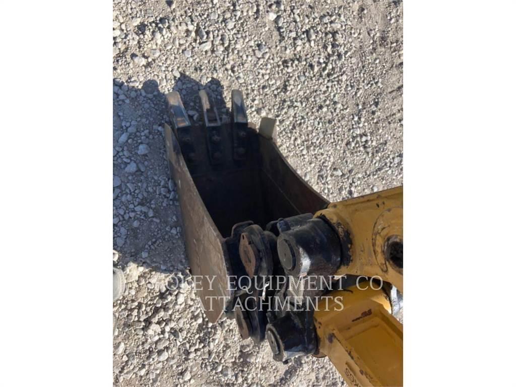 CAT BK302P12 Kāpurķēžu ekskavatori