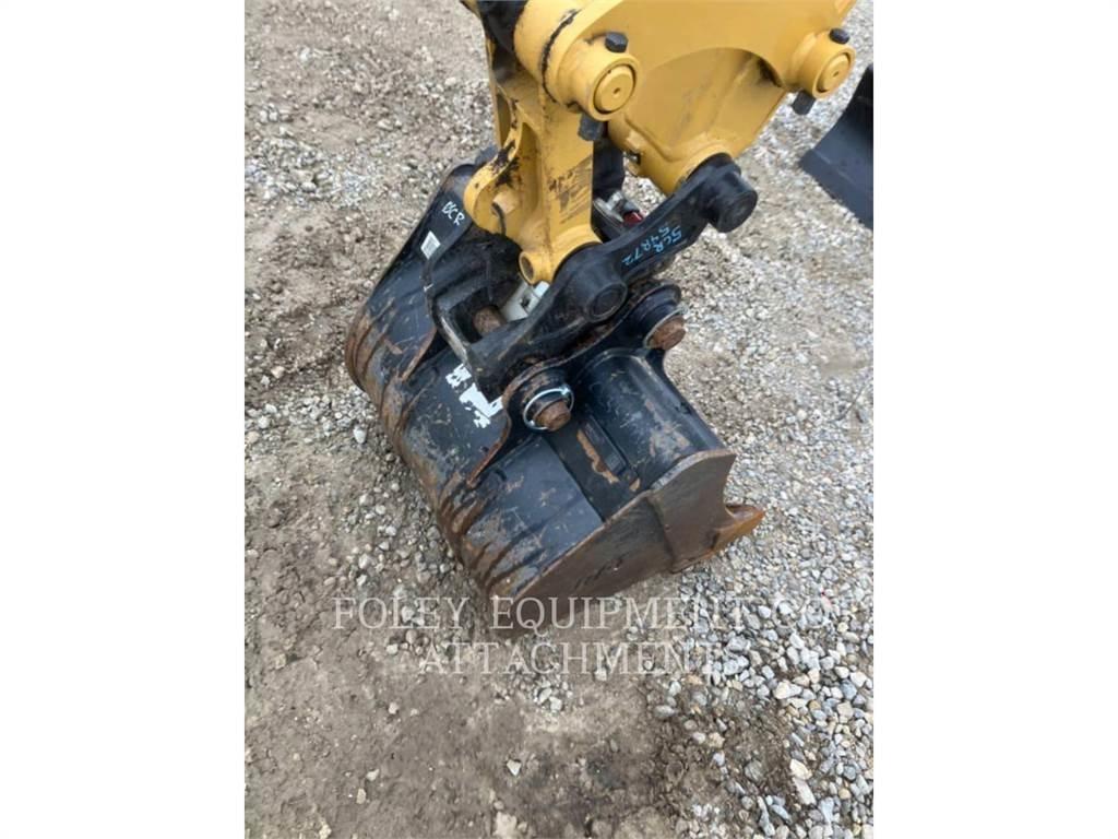 CAT BK302P24 Kāpurķēžu ekskavatori