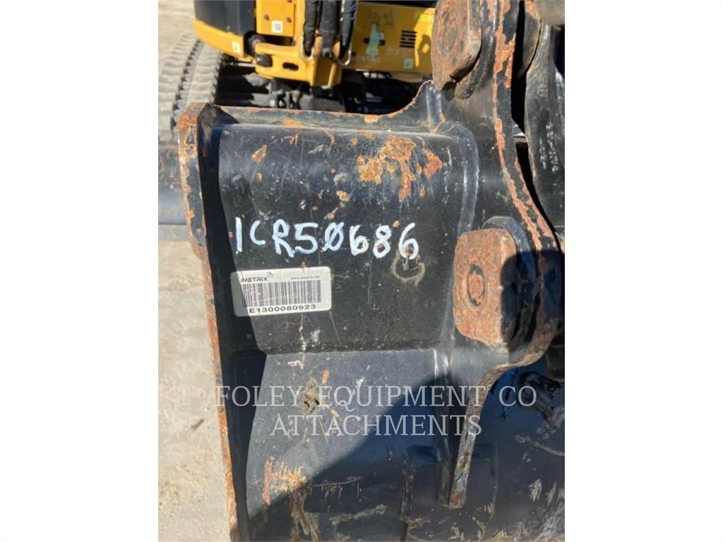 CAT BK302P24 Kāpurķēžu ekskavatori