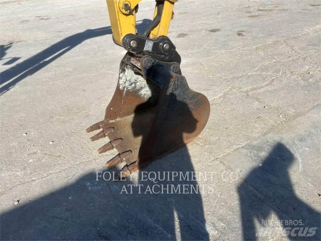 CAT BK305P30 Kāpurķēžu ekskavatori