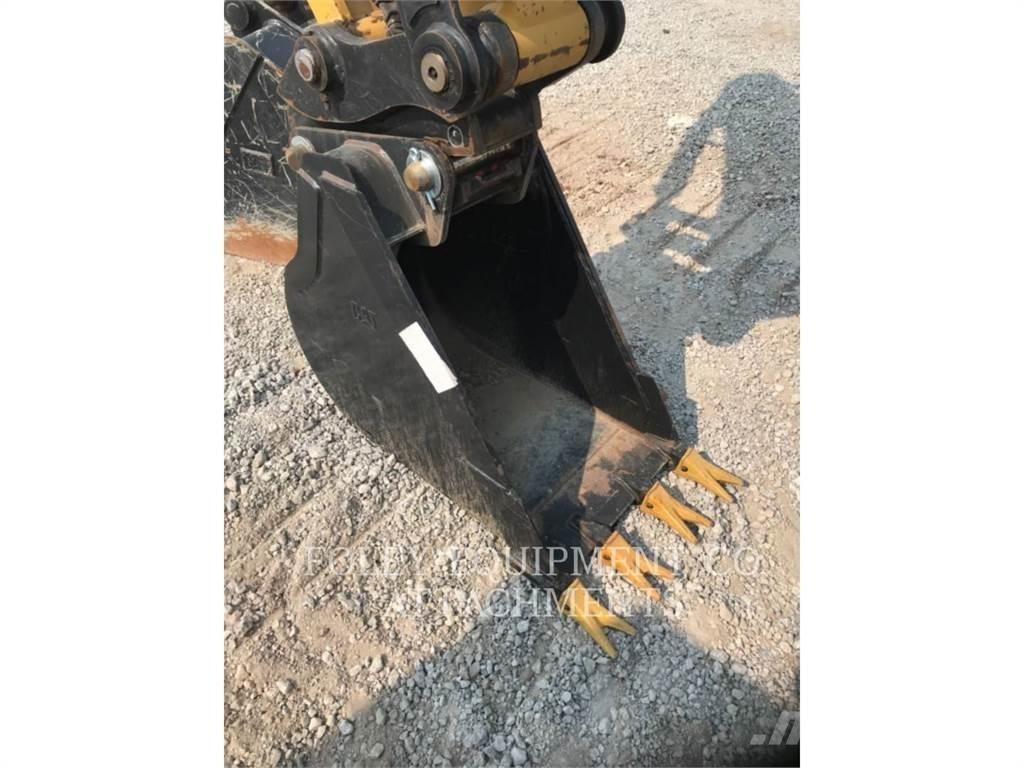 CAT BK310P24 Kāpurķēžu ekskavatori
