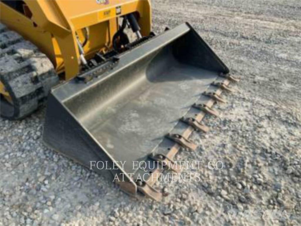 CAT BKSSLGP74T Lietoti riteņu kompaktiekrāvēji