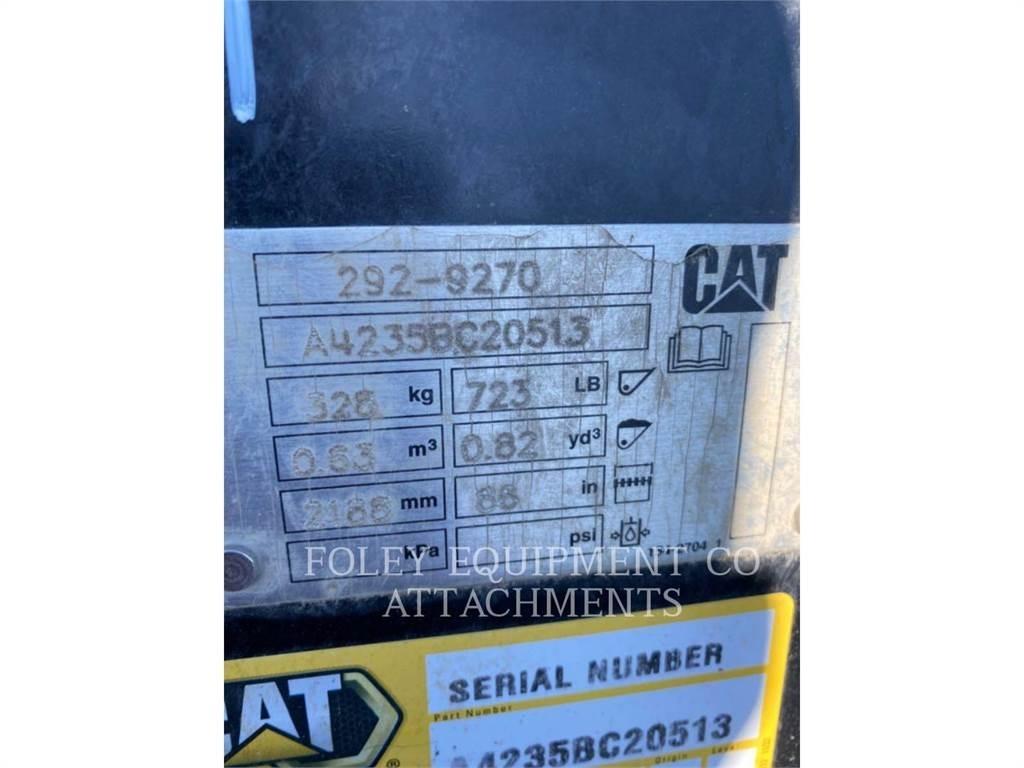 CAT BKSSLGP86S Lietoti riteņu kompaktiekrāvēji