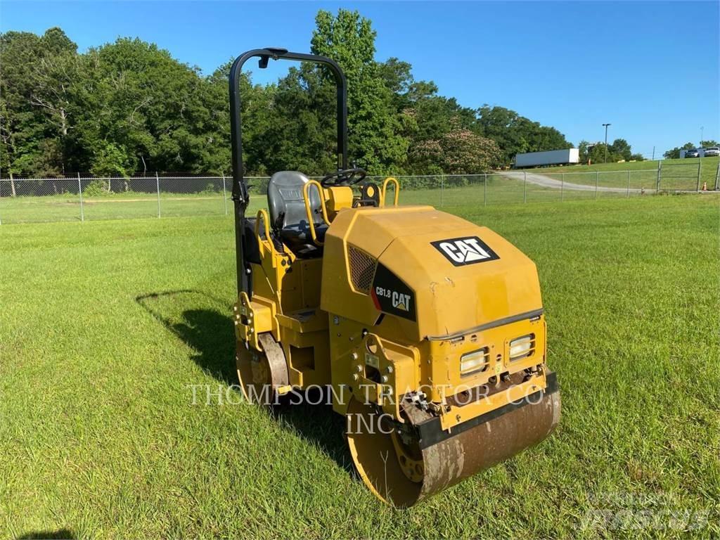 CAT CB 1.8 Divvalču grunts veltņi