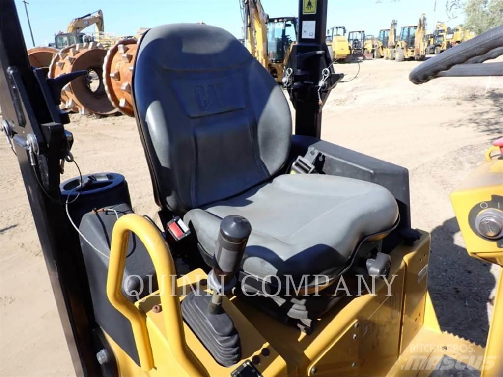 CAT CB1.7 Divvalču grunts veltņi
