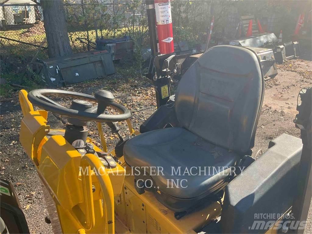 CAT CB1.8 Divvalču grunts veltņi