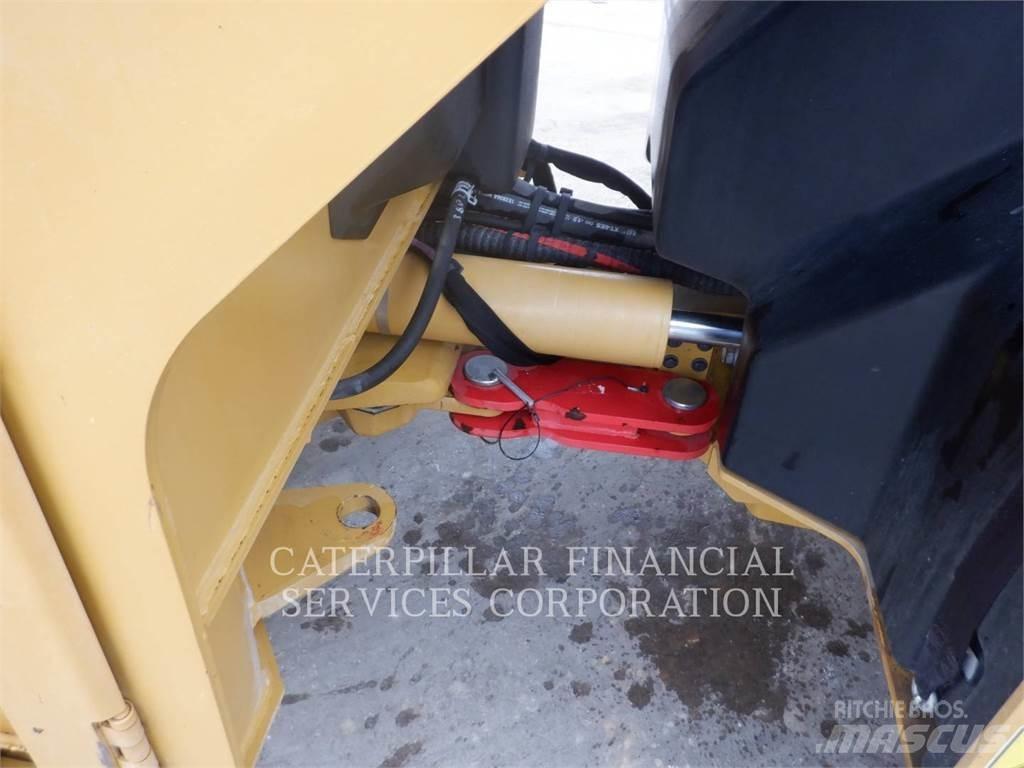 CAT CB10 Divvalču grunts veltņi
