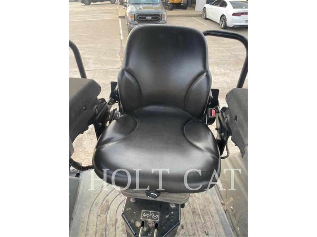 CAT CB13 Vienvalča grunts veltņi