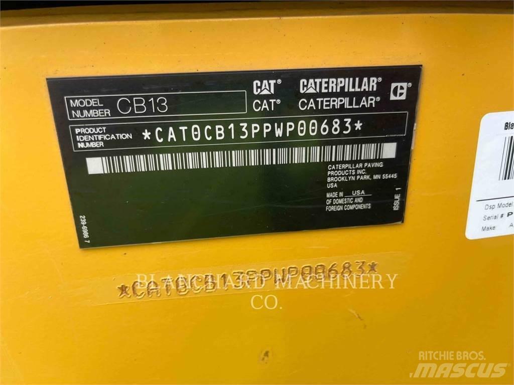 CAT CB13 Divvalču grunts veltņi
