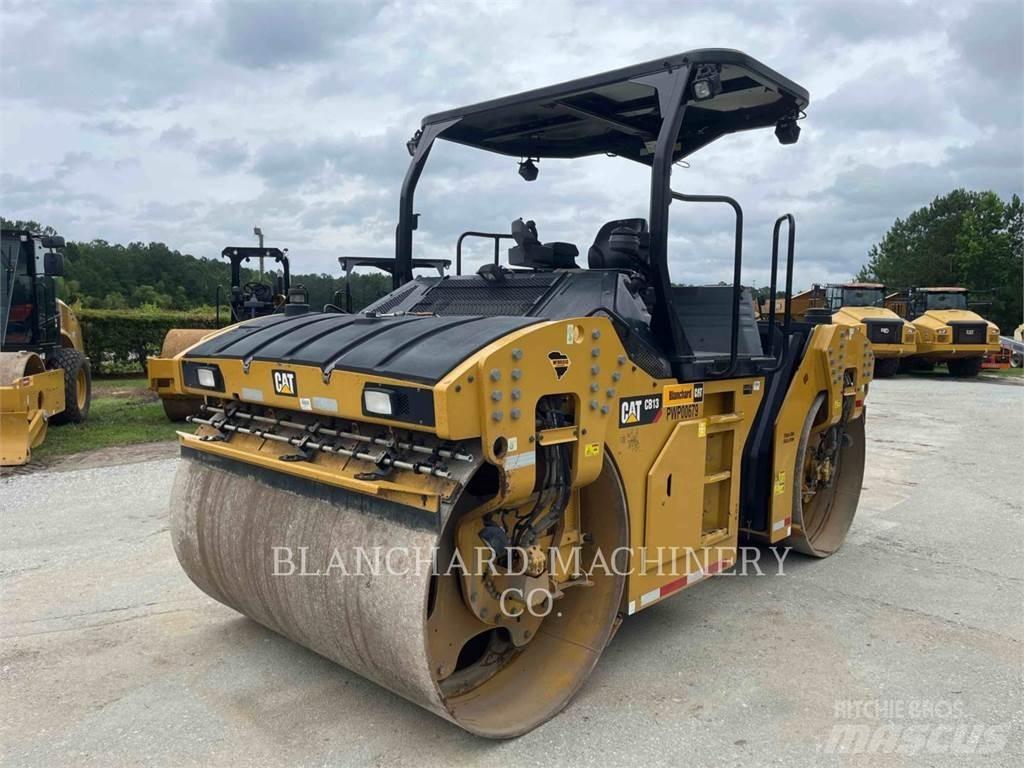 CAT CB13 Divvalču grunts veltņi