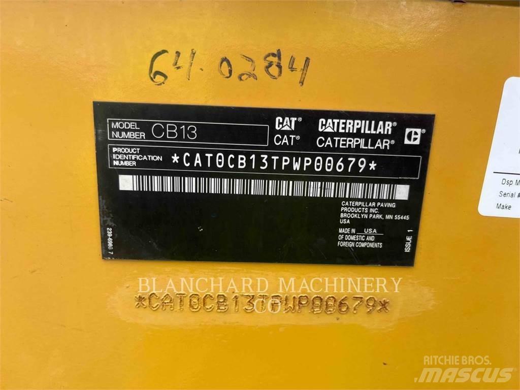 CAT CB13 Divvalču grunts veltņi