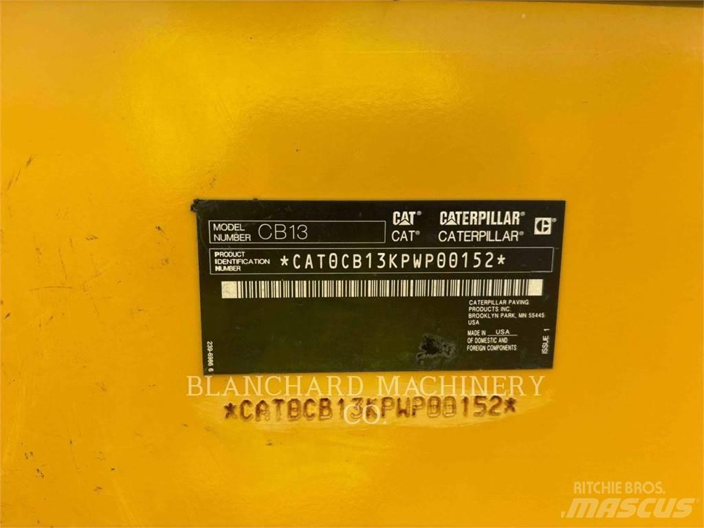 CAT CB13 Divvalču grunts veltņi